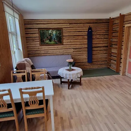 Aadelheide Family Apartmán